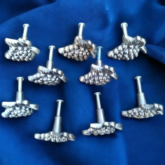 Lot of 9 ATLAS Homewares Vinyard Grape Cluster Drawer Cabinet Pulls Knobs Pewter - Picture 2 of 6
